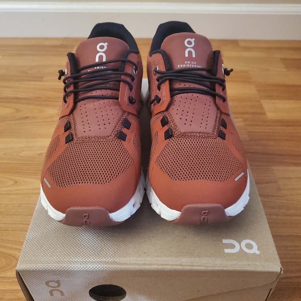 On Cloud 5 Womens size 7.5 | Rust